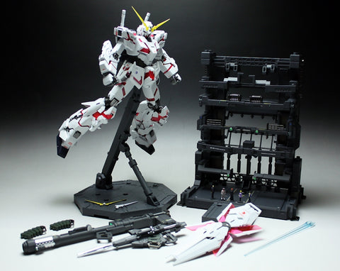 Bandai MG 1/100 : RX-0 Unicorn Gundam + MS Cage ( Pre-Owned )