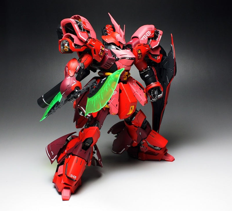 Bandai MG 1/100 : MSN-04 Sazabi Ver.KA – Little Robot