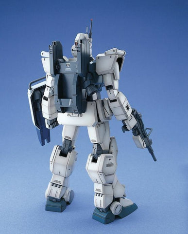 Bandai MG 1/100 RX-79(G) Gundam EZ-8