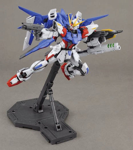 Bandai MG 1/100 : GAT-X105B/FP Build Strike Gundam Full Package