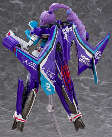 Aoshima VFG : VF-31J Siegfried Mikumo Guynemer